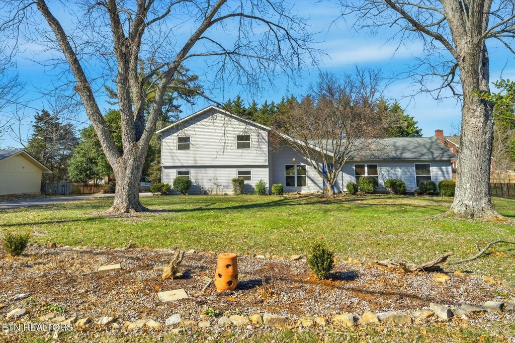 Photo of 1014 Kensington Blvd, Maryville, TN 37803 (MLS # 1329022)