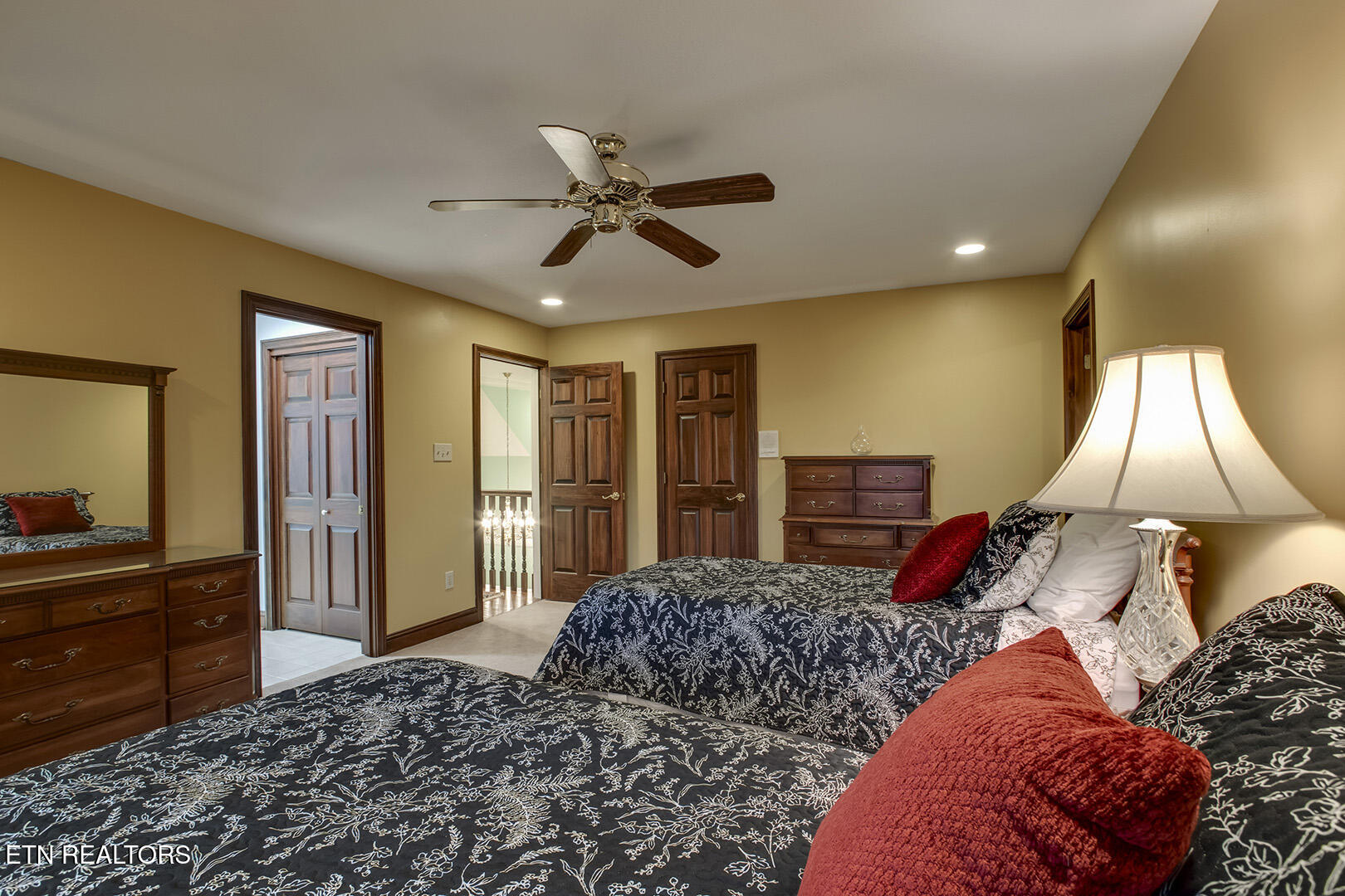 Loudon, Tennessee 37774, United States, 4 Bedrooms Bedrooms, ,4 BathroomsBathrooms,Residential,Active,254685