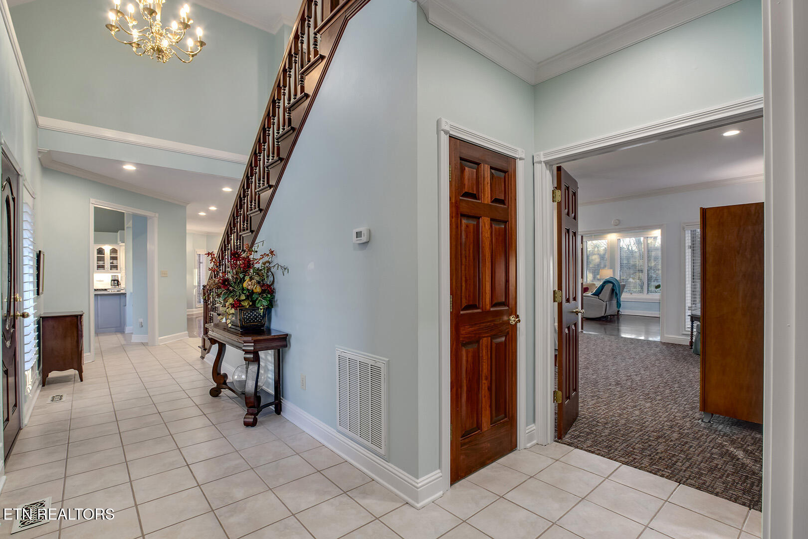 Loudon, Tennessee 37774, United States, 4 Bedrooms Bedrooms, ,4 BathroomsBathrooms,Residential,Active,254685