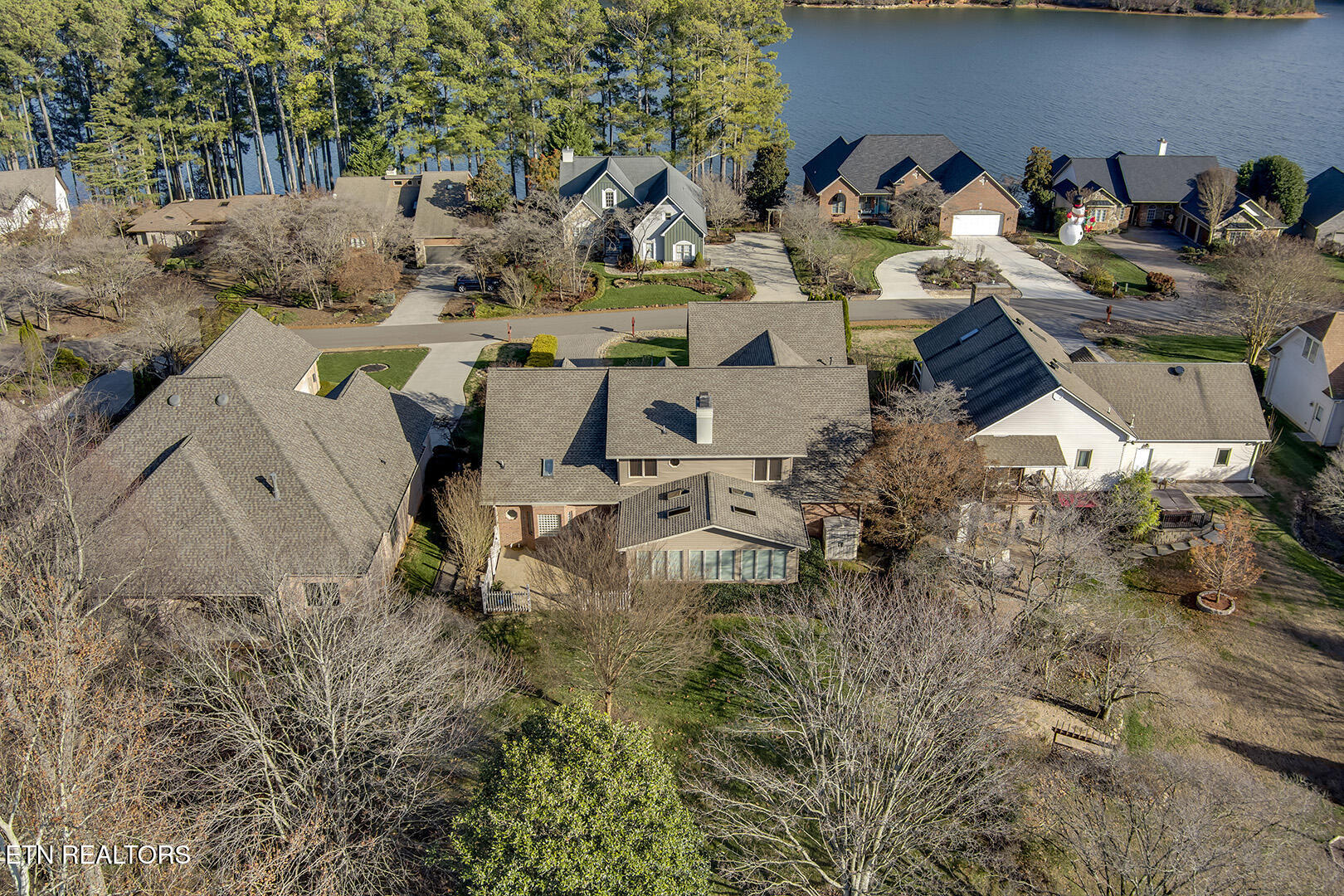 Loudon, Tennessee 37774, United States, 4 Bedrooms Bedrooms, ,4 BathroomsBathrooms,Residential,Active,254685