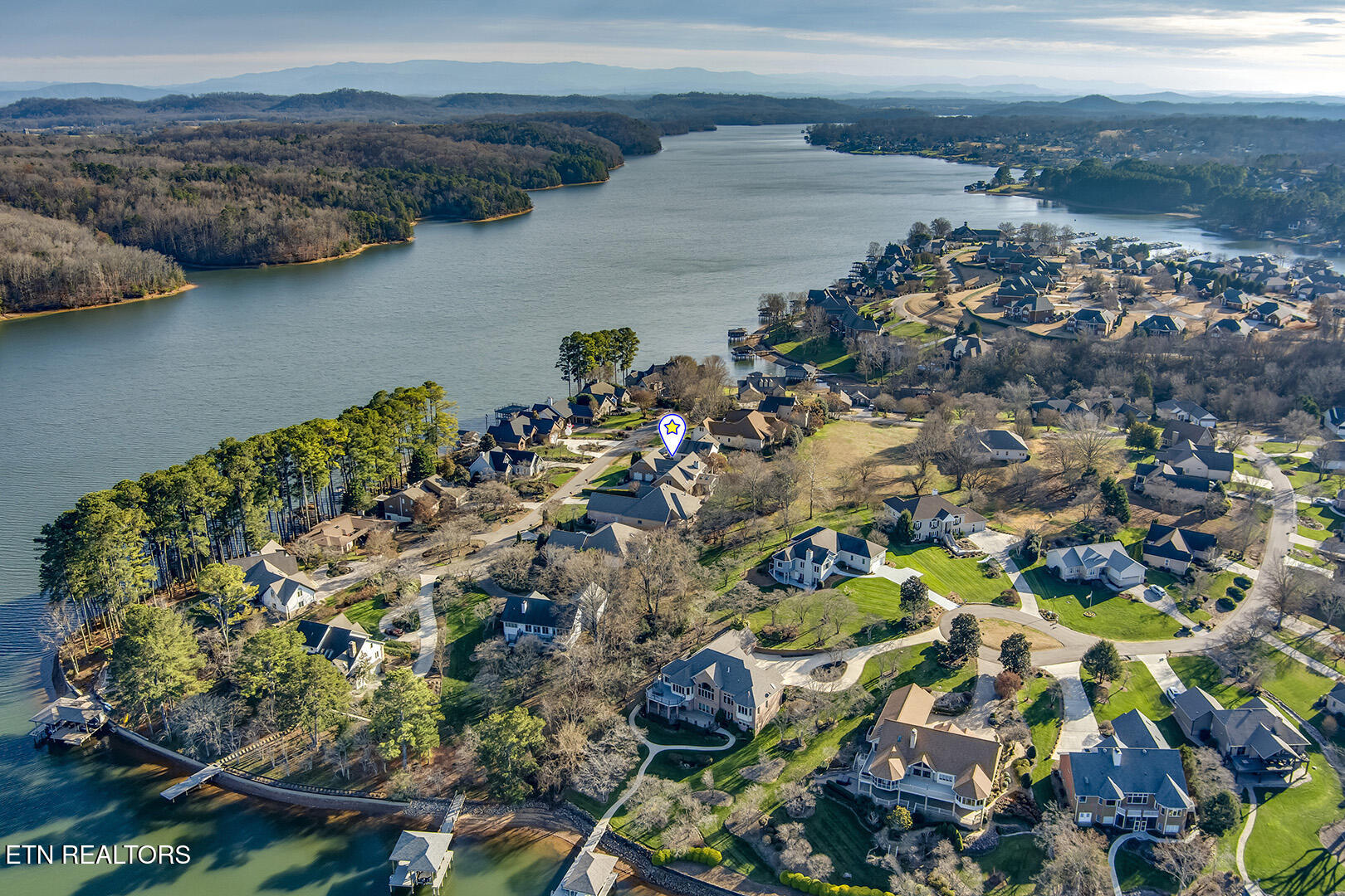 Loudon, Tennessee 37774, United States, 4 Bedrooms Bedrooms, ,4 BathroomsBathrooms,Residential,Active,254685