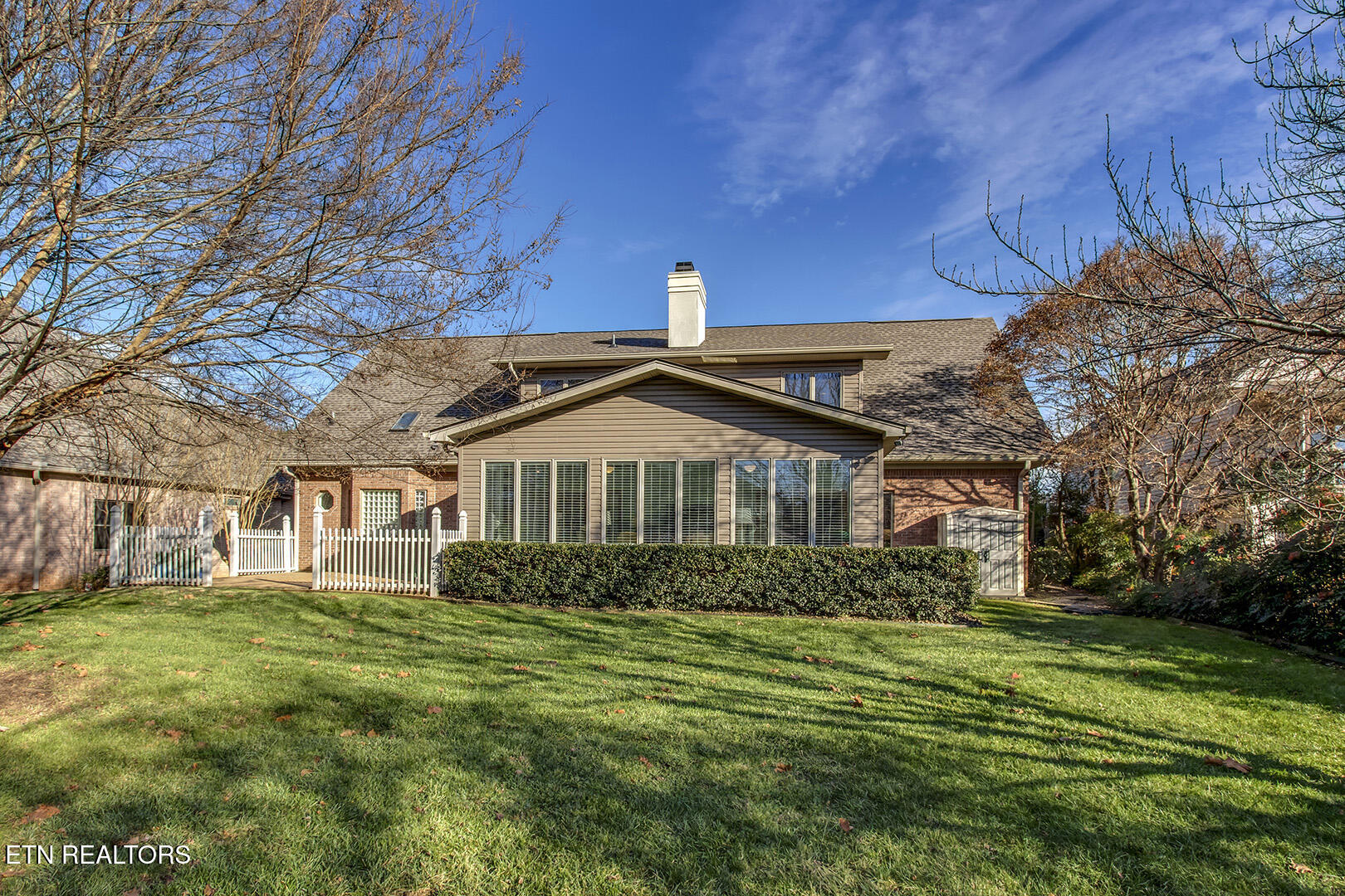 Loudon, Tennessee 37774, United States, 4 Bedrooms Bedrooms, ,4 BathroomsBathrooms,Residential,Active,254685