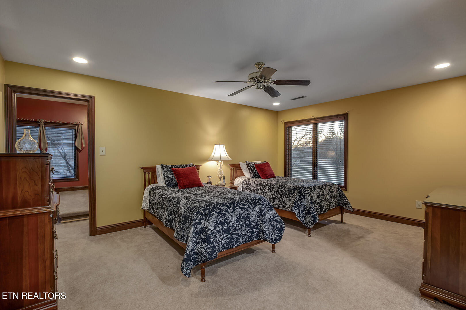 Loudon, Tennessee 37774, United States, 4 Bedrooms Bedrooms, ,4 BathroomsBathrooms,Residential,Active,254685