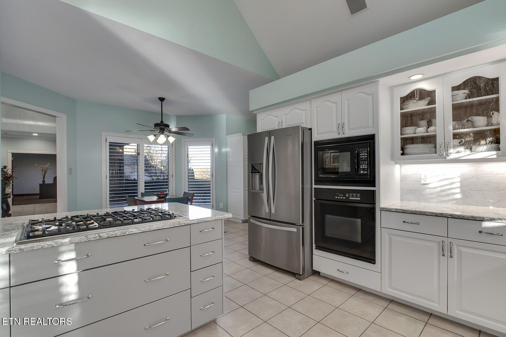 Loudon, Tennessee 37774, United States, 4 Bedrooms Bedrooms, ,4 BathroomsBathrooms,Residential,Active,254685