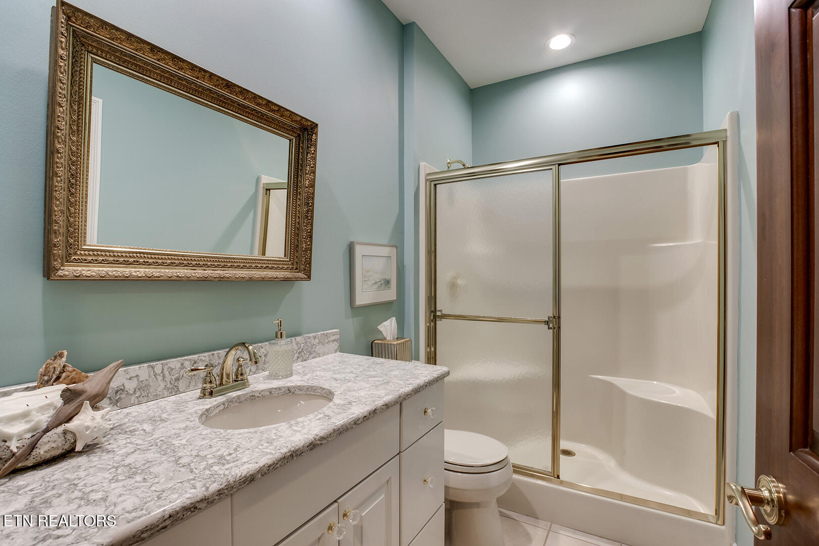 Loudon, Tennessee 37774, United States, 4 Bedrooms Bedrooms, ,4 BathroomsBathrooms,Residential,Active,254685