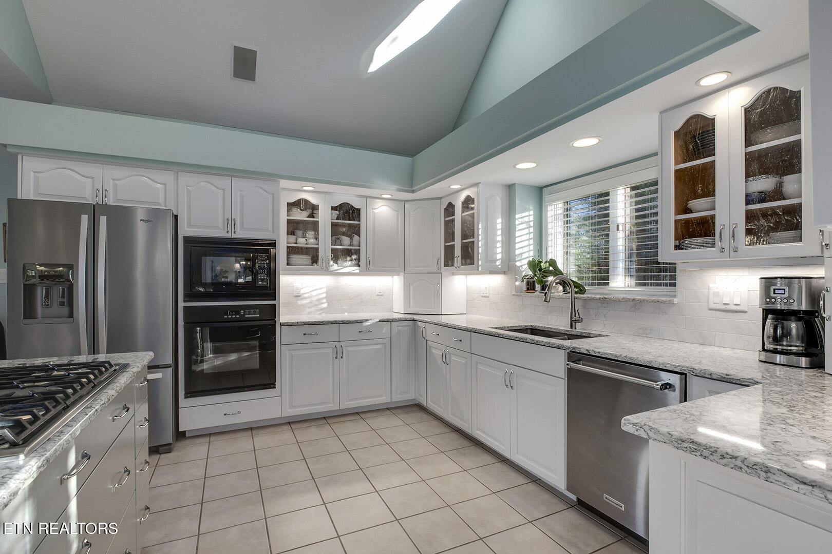 Loudon, Tennessee 37774, United States, 4 Bedrooms Bedrooms, ,4 BathroomsBathrooms,Residential,Active,254685