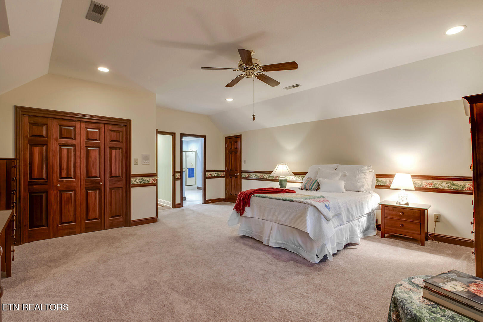 Loudon, Tennessee 37774, United States, 4 Bedrooms Bedrooms, ,4 BathroomsBathrooms,Residential,Active,254685