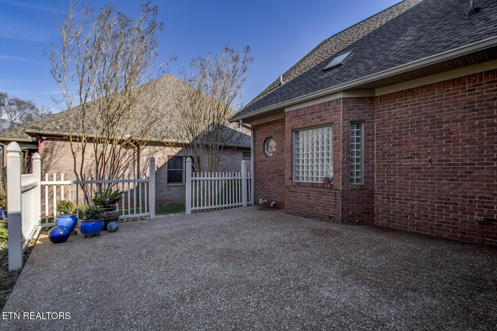 Loudon, Tennessee 37774, United States, 4 Bedrooms Bedrooms, ,4 BathroomsBathrooms,Residential,Active,254685