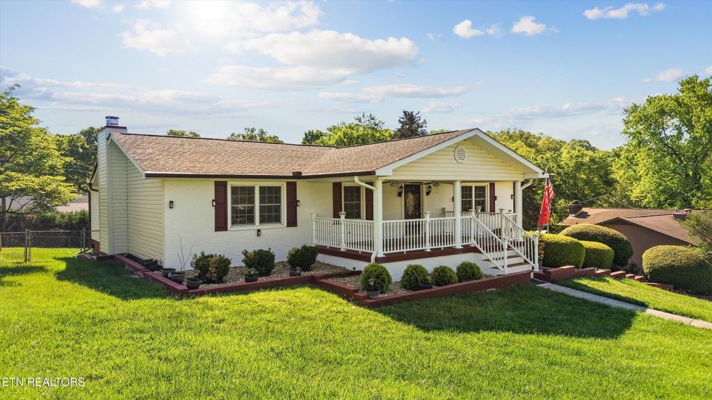 Photo of 1222 Galewood Rd, Knoxville, TN 37919 (MLS # 1338267)