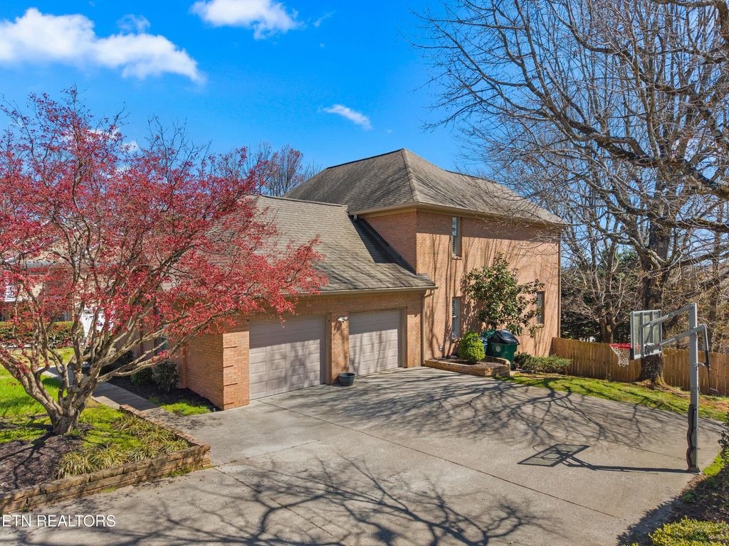 Photo of 1075 St Ives Court, Morristown, TN 37814 (MLS # 1334335)