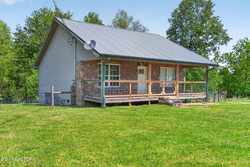 Photo of 5996 Highway 70 N, Crossville, TN 38571 (MLS # 1339002)