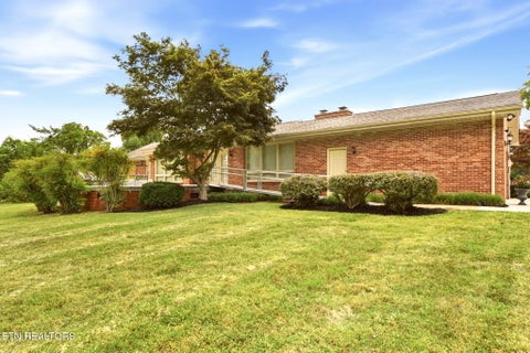 Tiny photo for 605 S Charles G Seivers Blvd, Clinton, TN 37716 (MLS # 1345685)