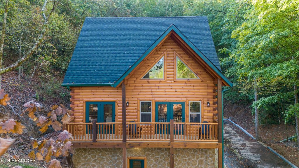 Photo of 2119 Valley Creek Way, Pigeon Forge, TN 37862 (MLS # 1277297)