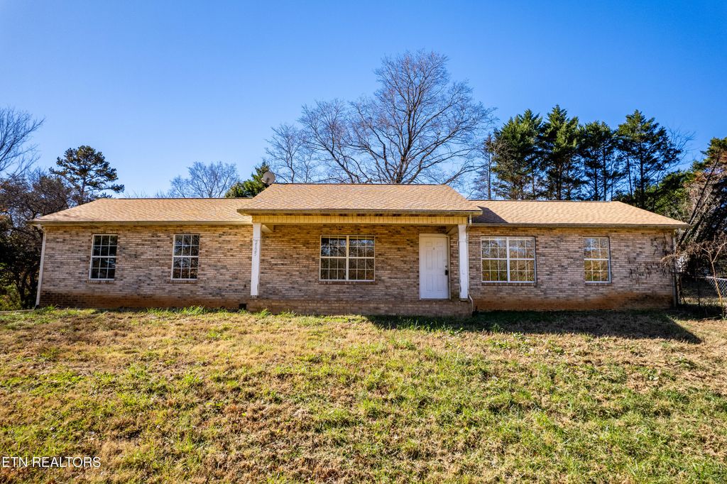 Photo of 2125 James Mcmillian Drive, Maryville, TN 37803 (MLS # 1322313)