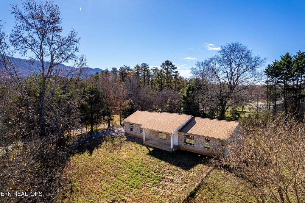 Photo of 2125 James Mcmillian Drive, Maryville, TN 37803 (MLS # 1322313)