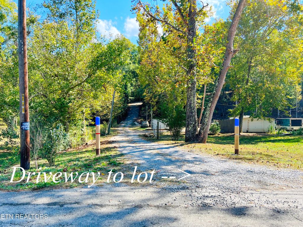 Photo of 1058 N Union Grove Rd, Friendsville, TN 37737 (MLS # 1243049)