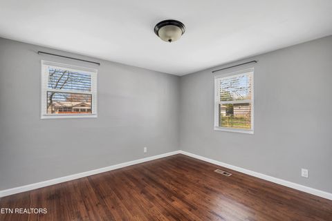 Tiny photo for 2331 Mitchell Ave, Maryville, TN 37804 (MLS # 1333655)