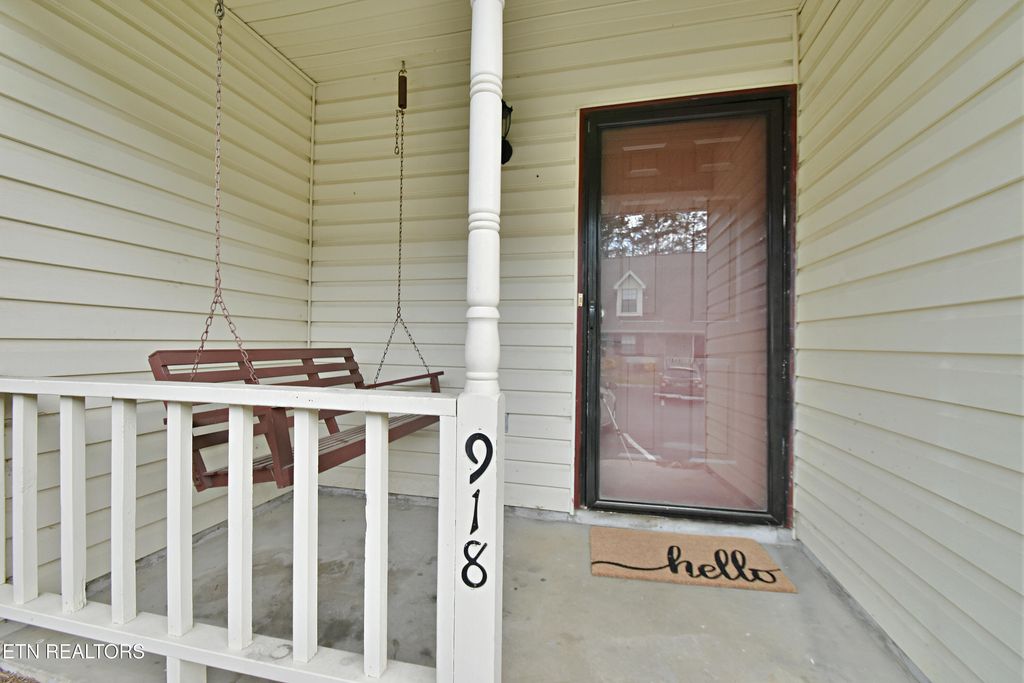 Photo of 918 Chip Cove Lane, Knoxville, TN 37938 (MLS # 1334740)