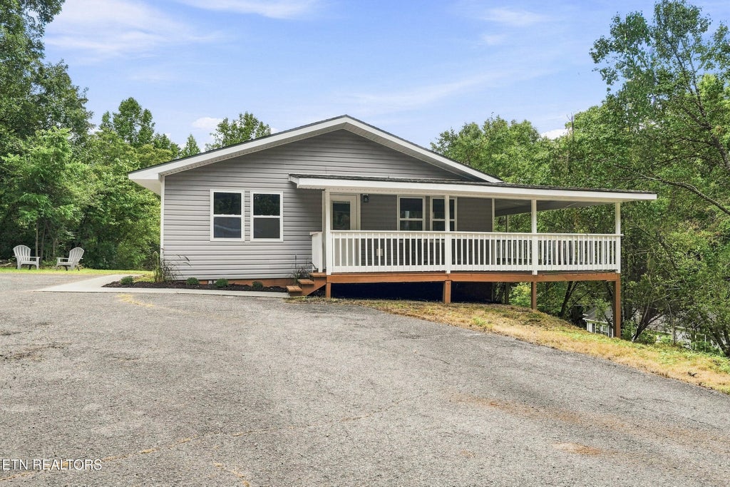 Photo of 2519 Ridge Rd, Pigeon Forge, TN 37863 (MLS # 1355215)