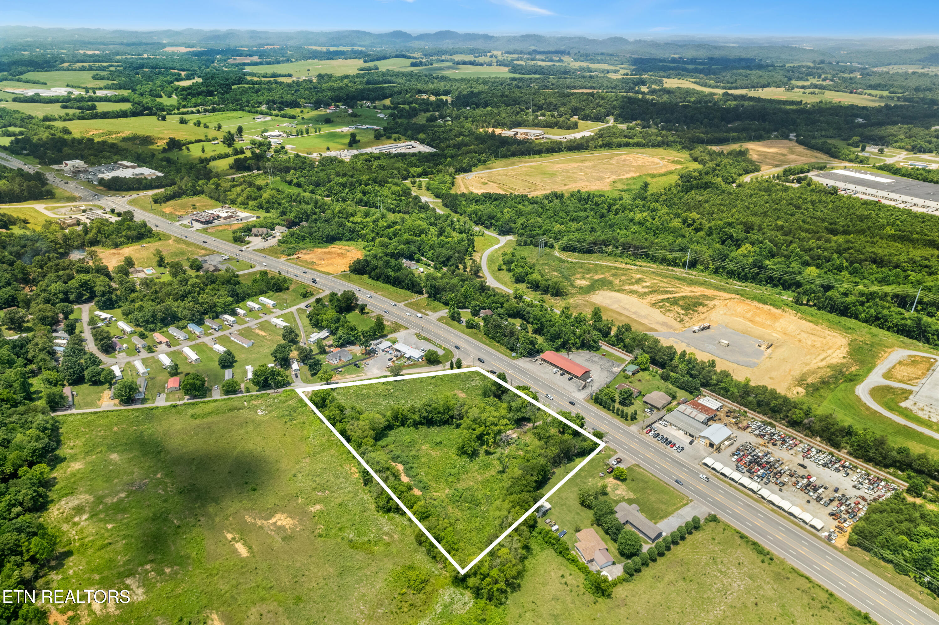 1735 Hwy 411