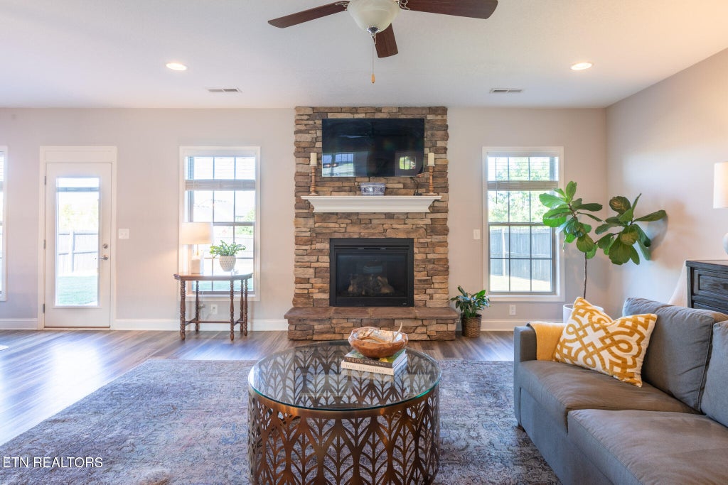 Photo of 1003 Springwood Lane, Maryville, TN 37801 (MLS # 1354904)