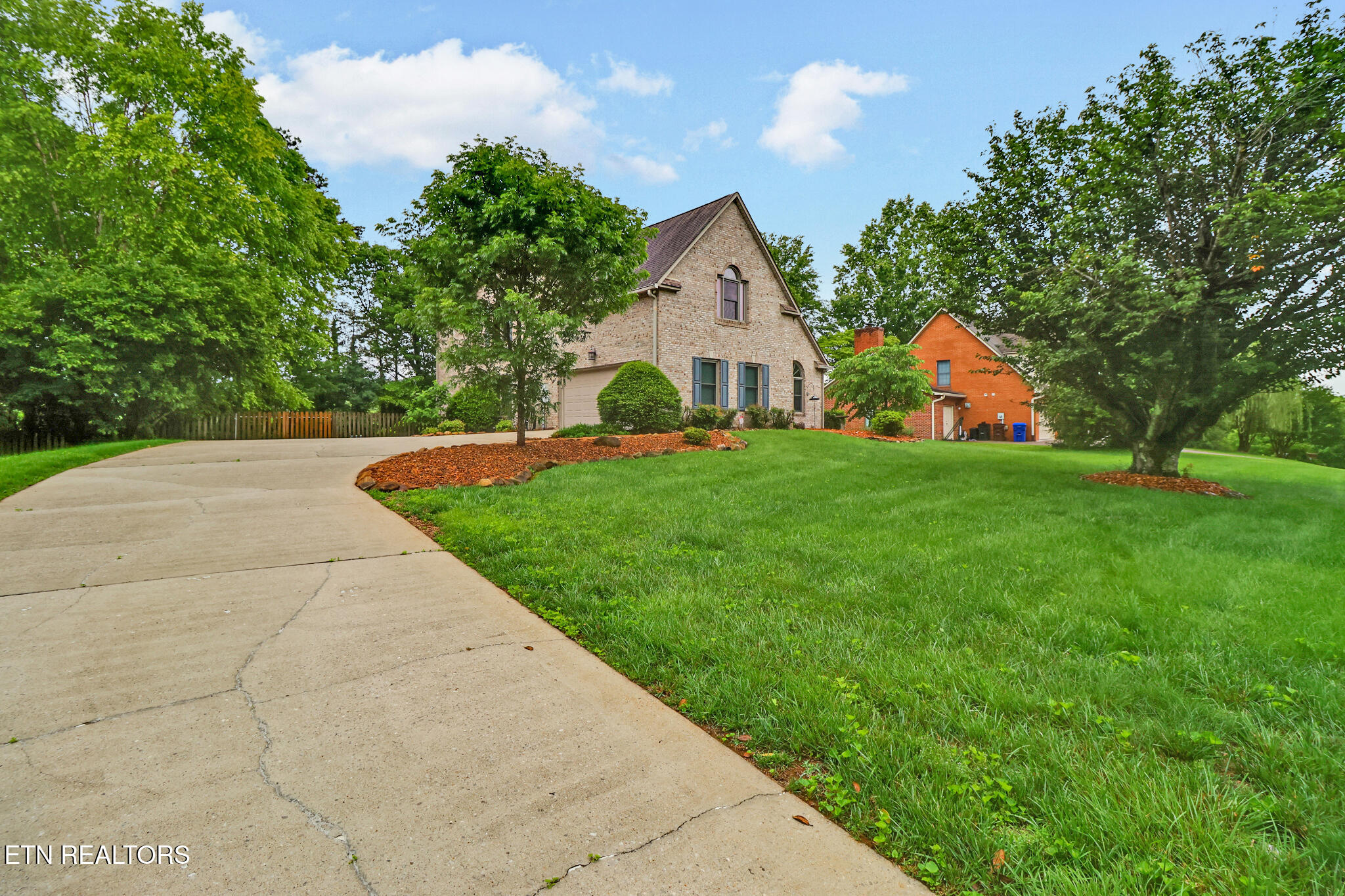 105 W Melbourne Rd