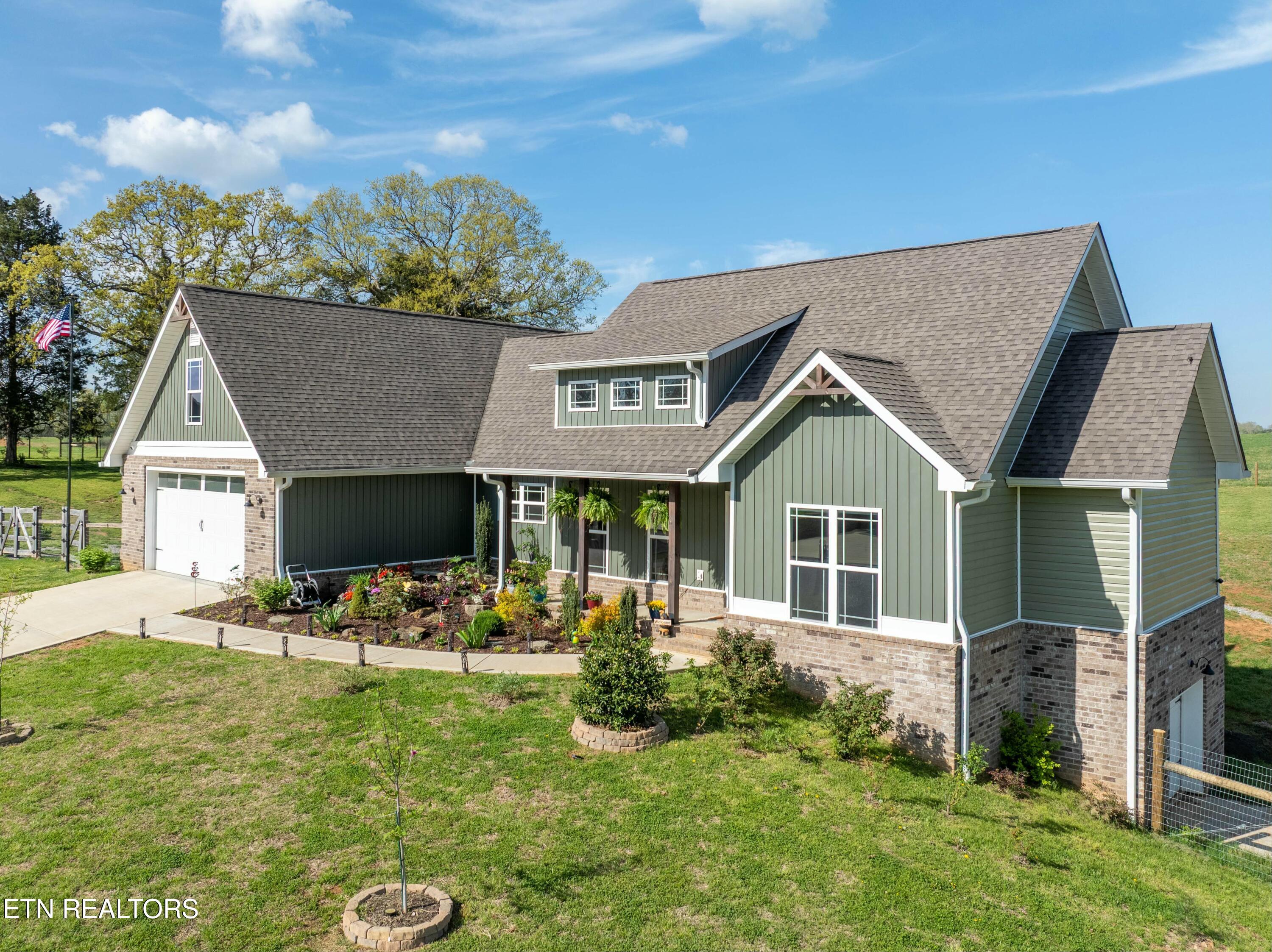 279 Lakeside Meadows Circle