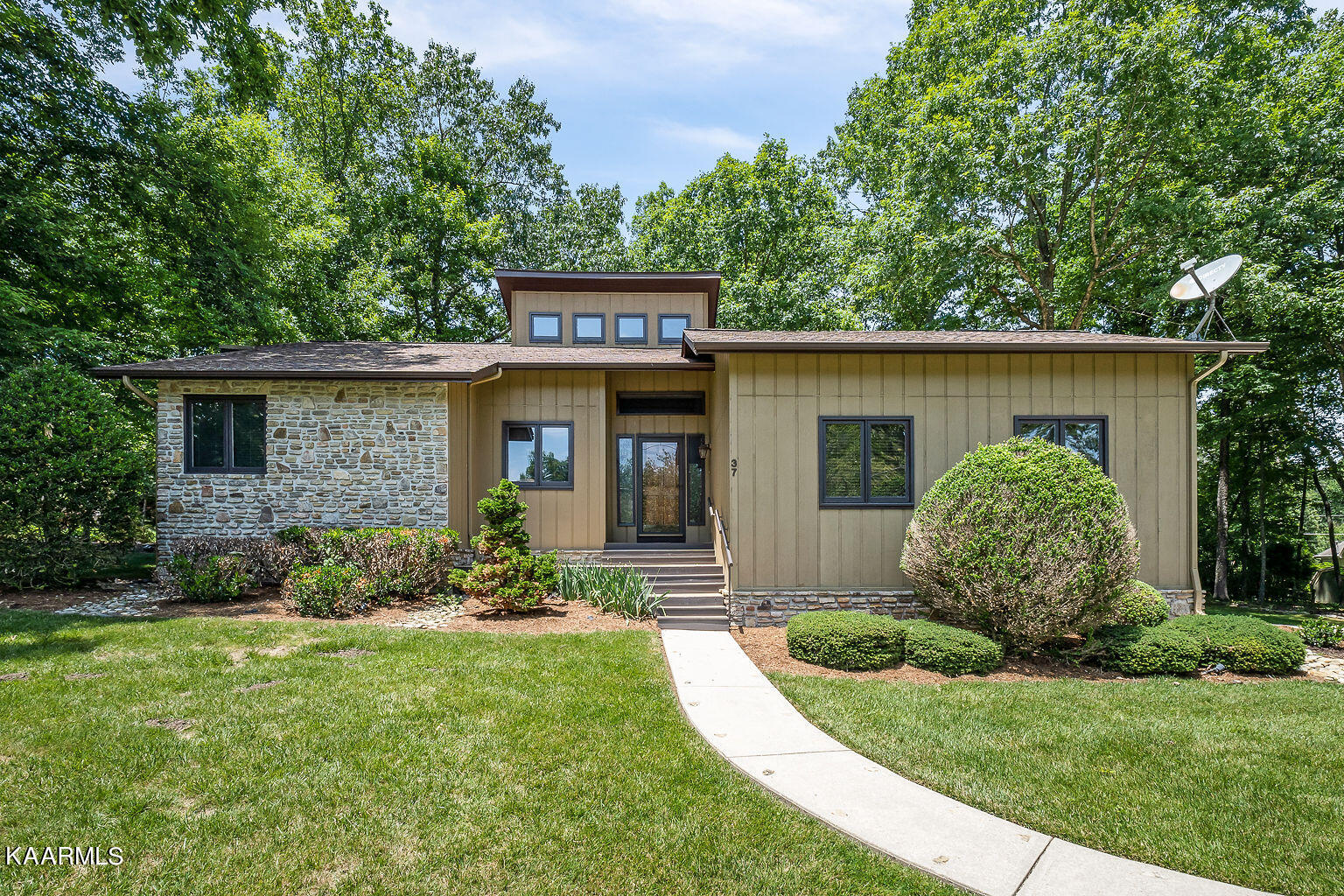 Photo 1 of 33 — 37 Marquette Terrace, Crossville, TN 38558