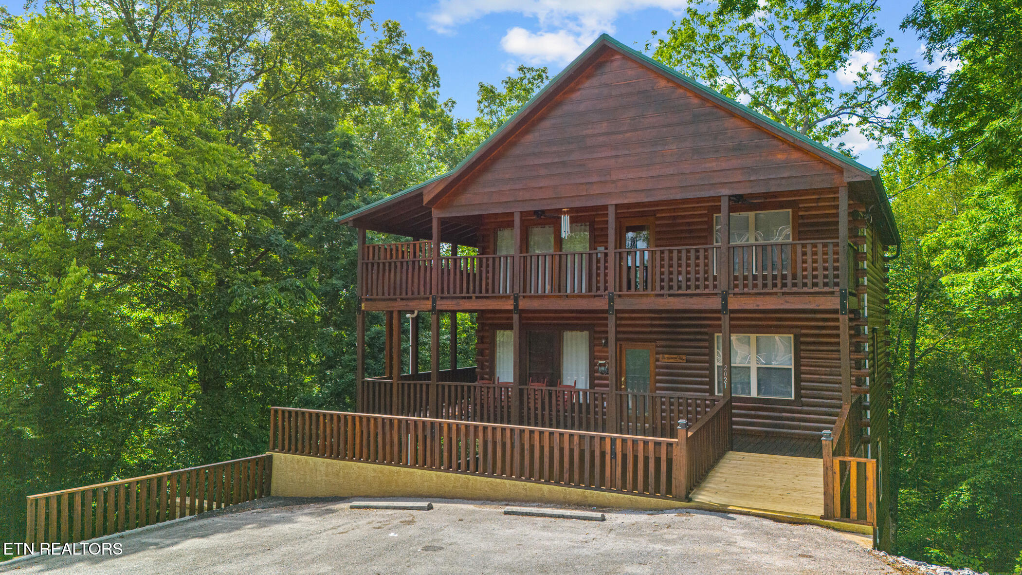 2021 Oakmont Drive