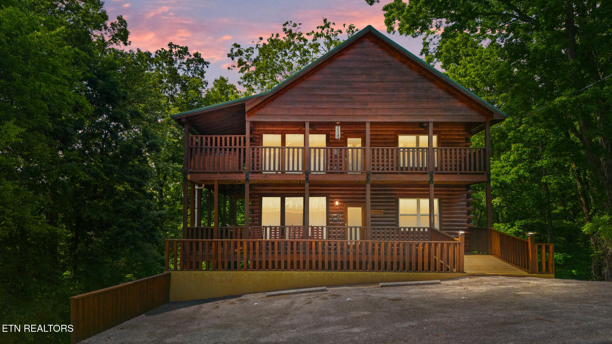2021 Oakmont Drive