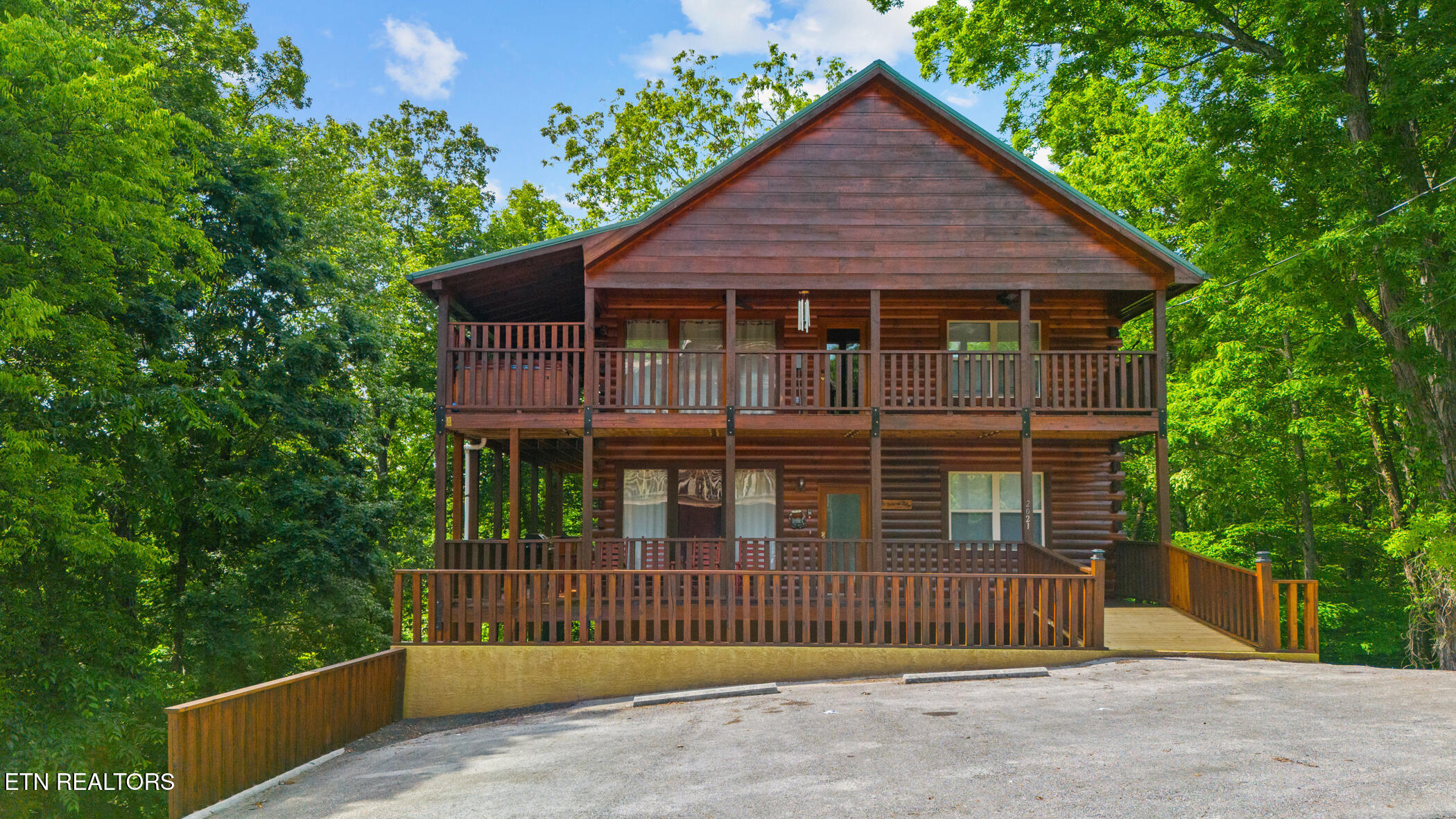 2021 Oakmont Drive