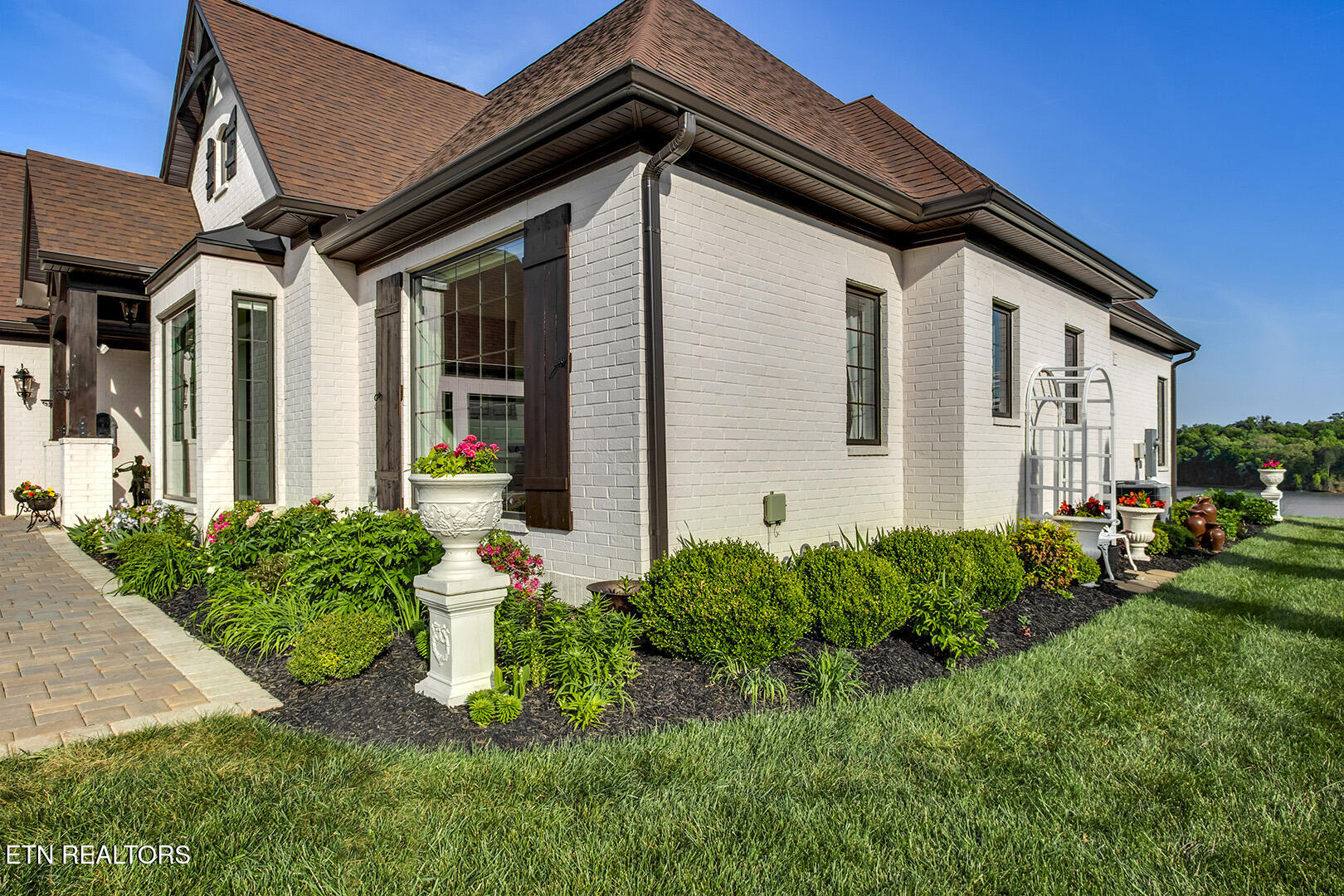 Vonore, Tennessee, 37885, United States, 3 Bedrooms Bedrooms, ,3 BathroomsBathrooms,Residential,Active,2041812