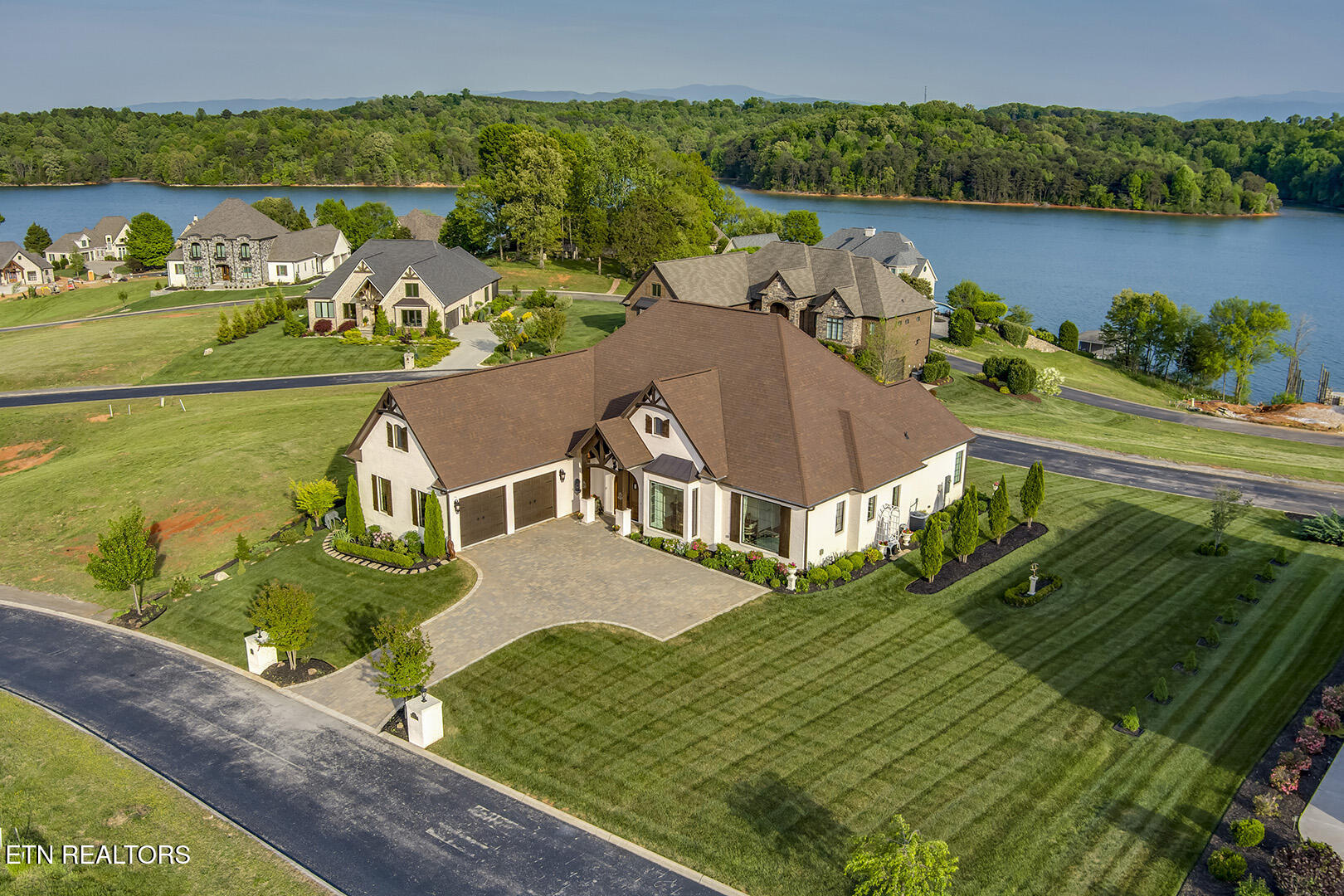 124 Nightingale Drive