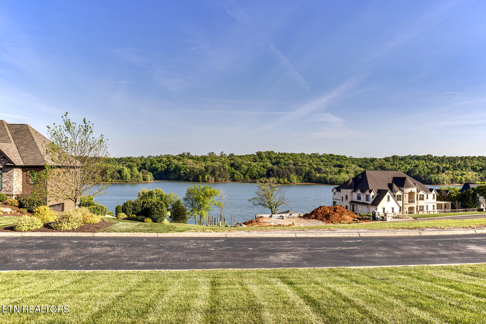 Vonore, Tennessee, 37885, United States, 3 Bedrooms Bedrooms, ,3 BathroomsBathrooms,Residential,Active,2041812