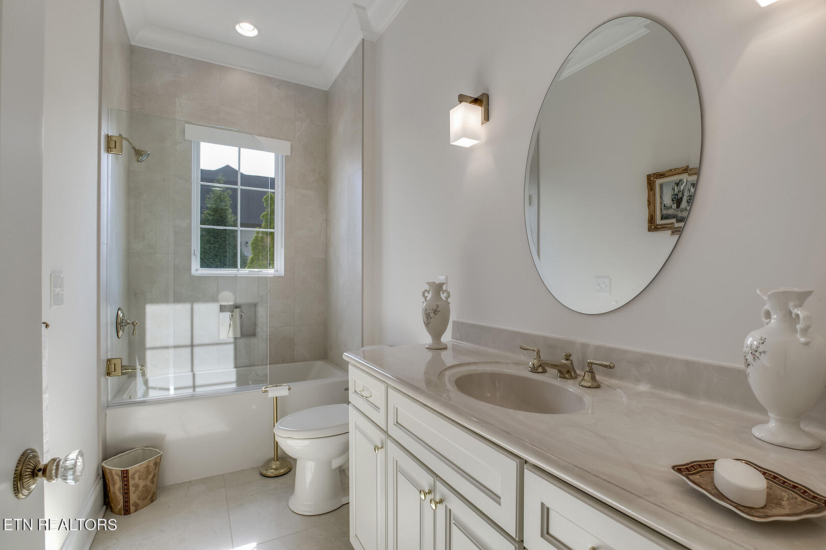 Vonore, Tennessee, 37885, United States, 3 Bedrooms Bedrooms, ,3 BathroomsBathrooms,Residential,Active,2041812