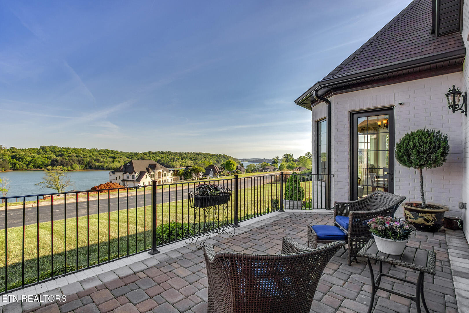 Vonore, Tennessee, 37885, United States, 3 Bedrooms Bedrooms, ,3 BathroomsBathrooms,Residential,Active,2041812