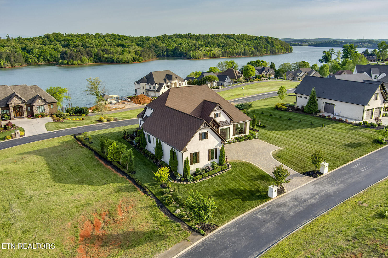 124 Nightingale Drive