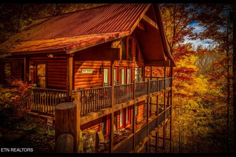 Photo of 2440 Breezy Rd, Sevierville, TN 37876 (MLS # 1319109)