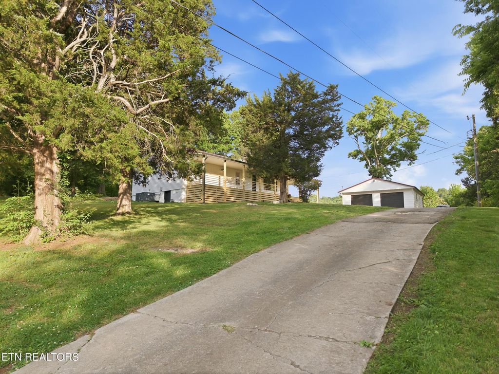Photo of 1016 Artella Drive, Knoxville, TN 37920 (MLS # 1338976)