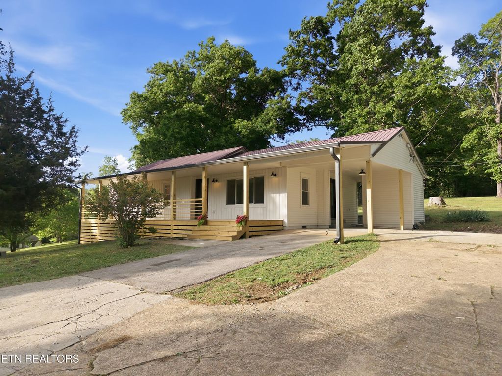 Photo of 1016 Artella Drive, Knoxville, TN 37920 (MLS # 1338976)