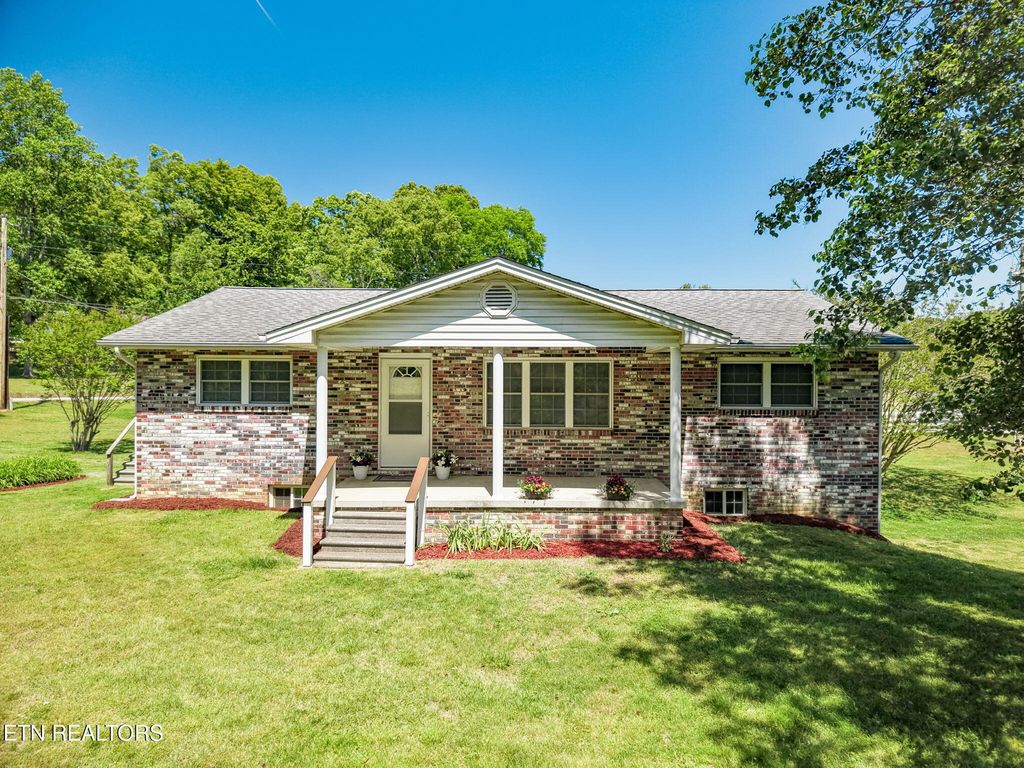Photo of 409 Lawnville Rd, Kingston, TN 37763 (MLS # 1338271)