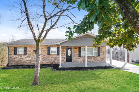 Photo of 612 W Ridgecrest Drive, Kingston, TN 37763 (MLS # 1324507)