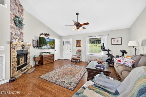 Tiny photo for 1252 (15 Acres) Shellotte Loop Loop, Pall Mall, TN 38577 (MLS # 1357501)