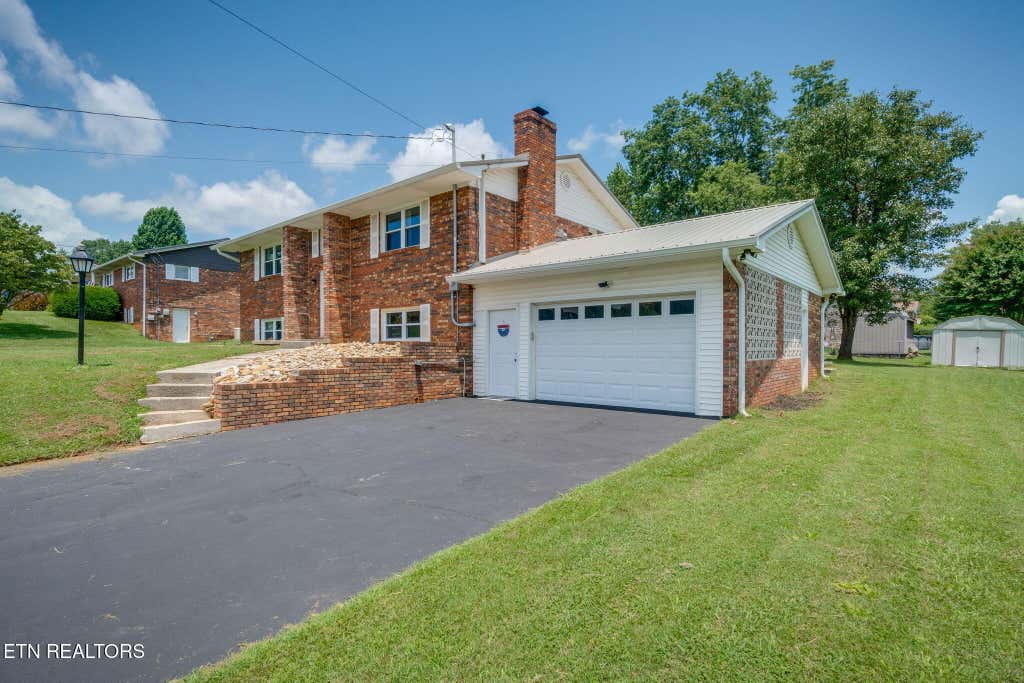 Photo of 504 McCrary Drive Dr, Morristown, TN 37814 (MLS # 1350738)