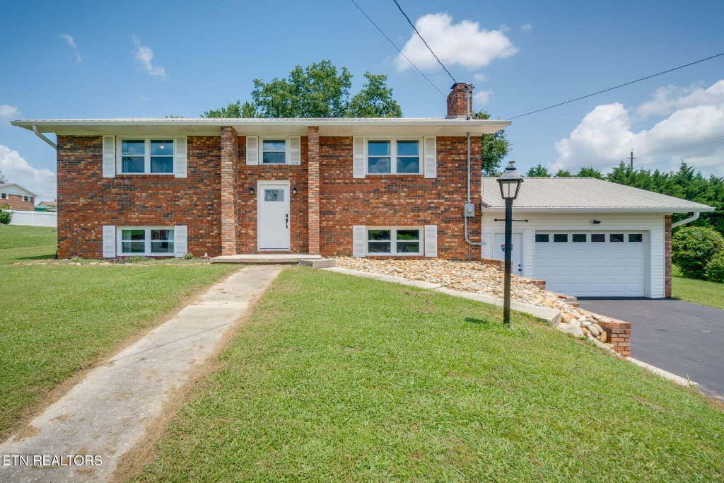 Photo of 504 McCrary Drive Dr, Morristown, TN 37814 (MLS # 1350738)