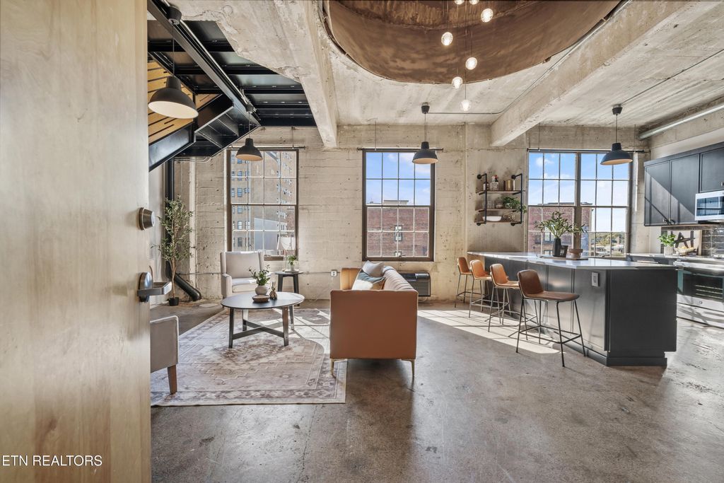 Photo of 200 W Jackson Ave #607, Knoxville, TN 37902 (MLS # 1319929)