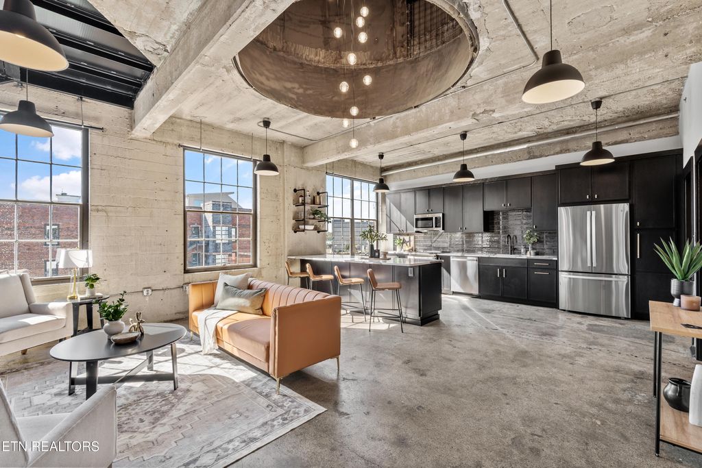 Photo of 200 W Jackson Ave #607, Knoxville, TN 37902 (MLS # 1319929)