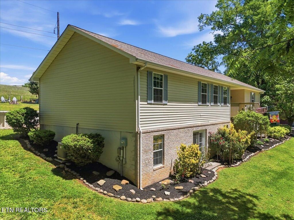 Photo of 426 Plena Lane, Kodak, TN 37764 (MLS # 1340271)