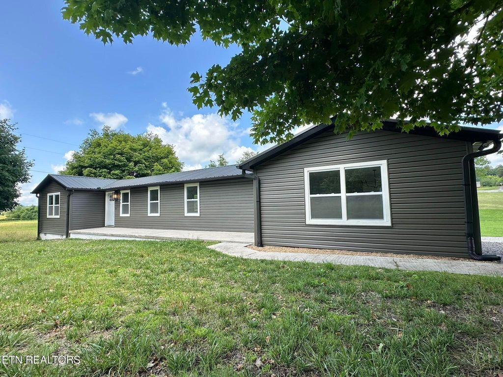 Photo of 1705 Haire Rd, Dandridge, TN 37725 (MLS # 1289564)