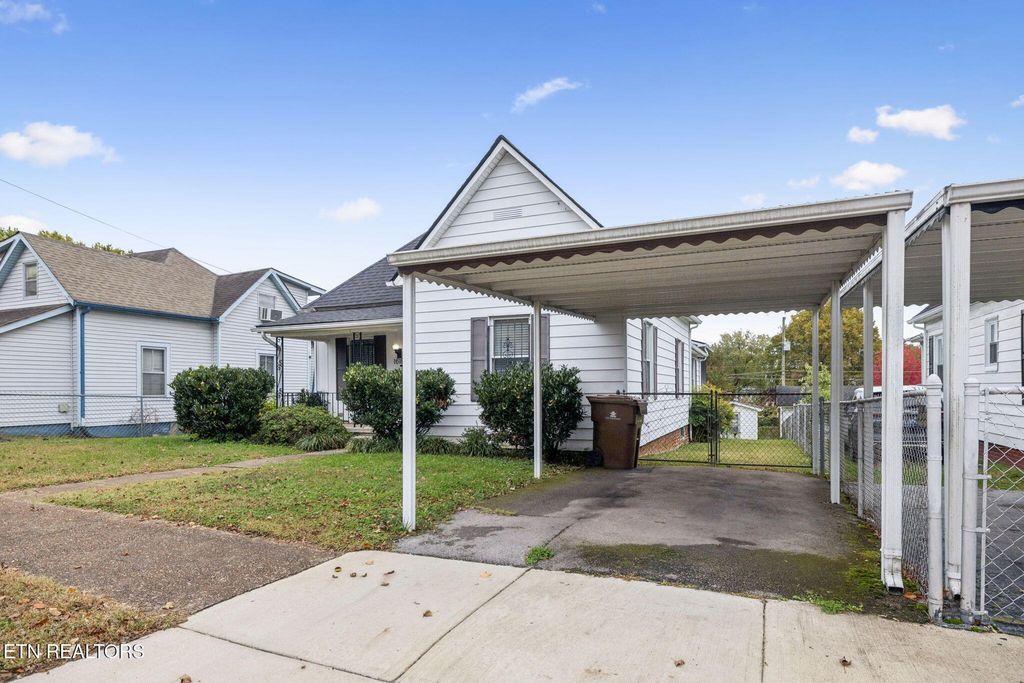 Photo of 1618 Lawson Ave, Knoxville, TN 37917 (MLS # 1320410)